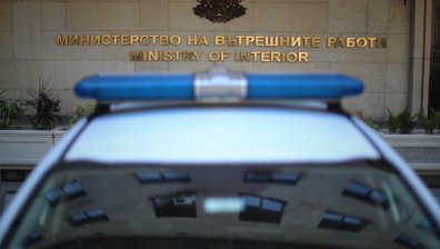 Изгонен от вкъщи побеснял мъж удрял жена с туба и я залял с бензин