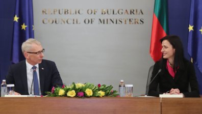 Управленската програма е изпълнена на 56%: Денков обеща нови 100 км магистрали