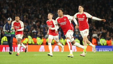 След драма с дузпи "Арсенал" е на 1/4-финалите  в ШЛ за първи път от 2010 г.