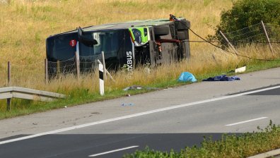 Автобус се преобърна в Германия, сред ранените има човек в критично състояние