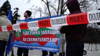 След 100-те млн. лева: Спират ли полицейските протести?