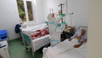 Абсолютен черен рекорд в Румъния: 574 души починаха от Ковид-19