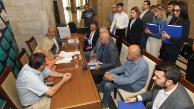 ЦИК проверява подписките на политическите формации за участие на изборите на 2 октомври