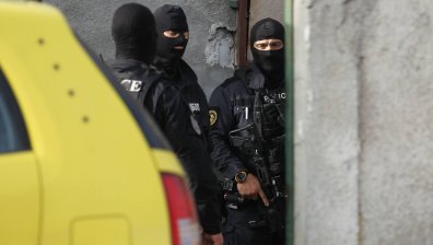 Задържаха баща и син в Благоевград за притежание на 167 грама кокаин