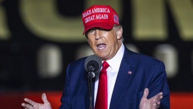 Меtа възстанови профилите на Тръмп, той: Facebook загуби милиарди в мое отсъствие