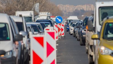 Голямото завръщане - тапи, катастрофи и тарикати в аварийните ленти