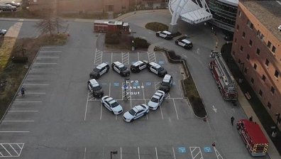 Полицаи в Америка с трогателен жест към лекарите (+Снимки)