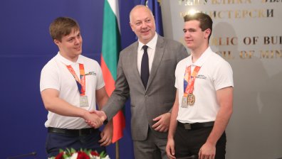 Желязков към умовете ни сред учениците: Във ваше лице ние виждаме бъдещето на България