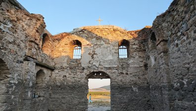 Вярващи се събраха в Потопената църква край язовир "Жребчево"
