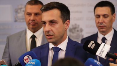 Столичани няма да ходят на местни избори, напрежение в БСП и "Възраждане" след вота в СОС