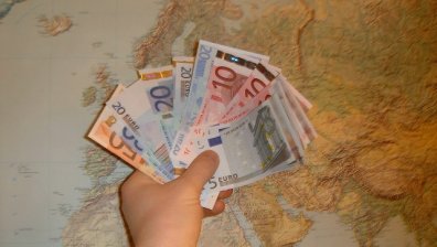 Норвежки младежи върнаха 62 хиляди евро, открити във влак