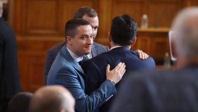 Божанов: С публичните фишове и актове ще е ясно кой слага "чадър"