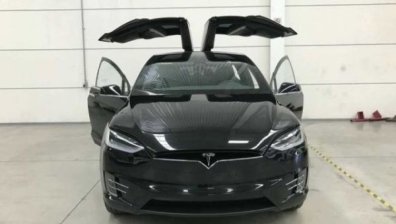 Мексиканци модифицираха Tesla Model X! Превърнаха я в бронирана кола