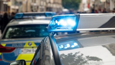 20-месечно момиченце почина, забравено в кола от майка си