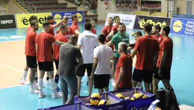 Волейболните ни национали загубиха с 0:3 от Полша в Китай