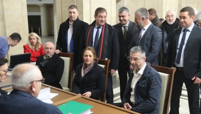 19 партии и коалиции се регистрираха за вота, проектът на Митева и Каримански с голяма заявка