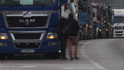 Тежка верижна катастрофа с ТИР-ове блокира АМ "Марица", двама са загинали