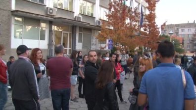 Пълна забрана на каруците, поискаха протестиращи в Казанлък 