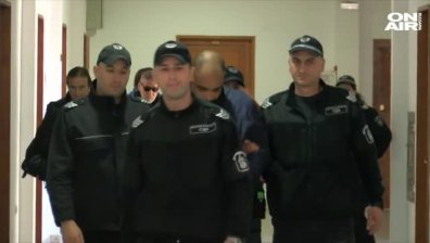 Бургаският съд остави в ареста англичанинa с 53 самоличности