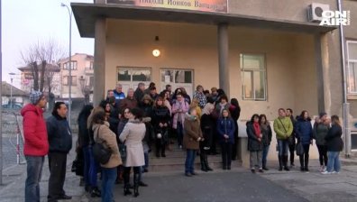 Ученикът, посегнал на учителя си в Царево - изключен!