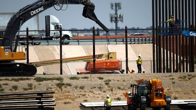 Спират всички строителни дейности по граничните стени между САЩ и Мексико