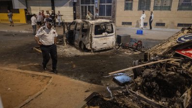 Двама убити и стотици ранени при брутални протести в Мароко