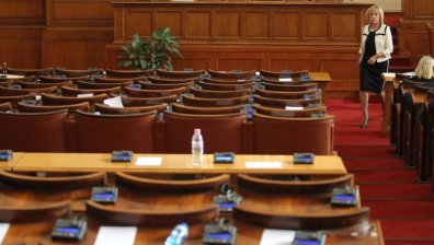 Парламентарна математика: Излиза ли сметката за редовно правителство с многото неизвестни?