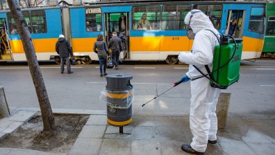 Ковид-19: Ръст на новозаразените и на хоспитализираните, 54-ма са починали