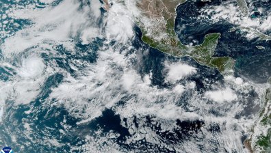 Бурята "Марио" приближава Мексико