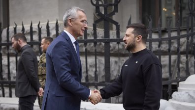 "Поразен съм до дъното на душата си": Столтенберг посети Буча