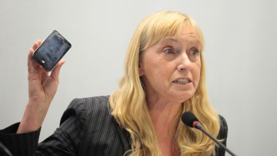 Елена Йончева излиза с нови доказателства за скандала "Ало, Банов съм"