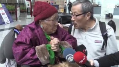 102-годишна отпразнува рождения си ден на борда на самолет