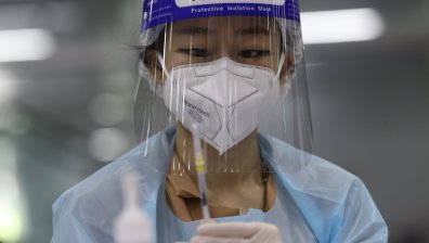 След повече от 6 месеца: Китай отново с рекорден брой новозаразени