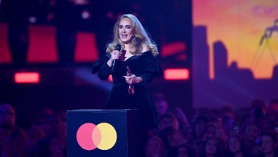 "По дяволите, предизвиквам те да хвърлиш нещо": Адел с призив към феновете