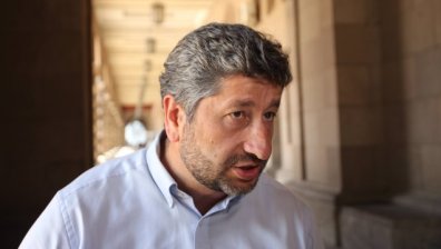 Христо Иванов за съдебната реформа: Ако е правилна, няма значение с чии гласове е приета