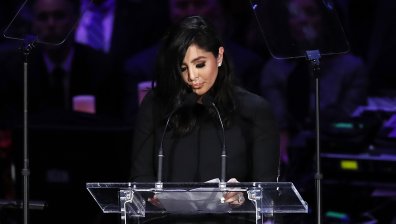 Ванеса Брайънт обвинява майка си във финансово изнудване