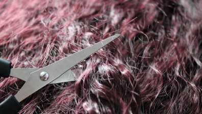 Как да подстрижем косата си у дома без да я съсипем