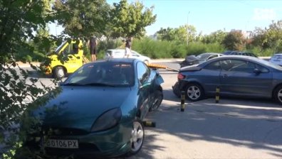 Дрогиран с три вида наркотици удари пет автомобила в Пловдив