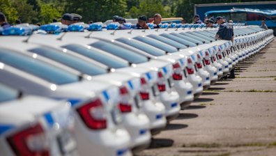 Полицейски коли ще се движат с трафика - ще следят кой нарушава правилата