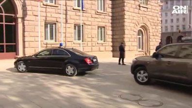 Заради вратичка в закона: Политици ползват охрана след края на мандата си