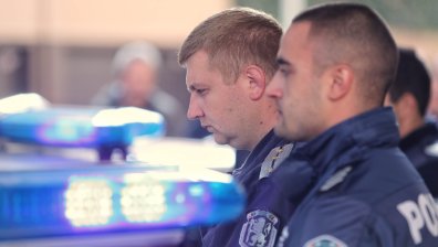 И Бургас почерня от полиция, кучета и жандармерия патрулират в града