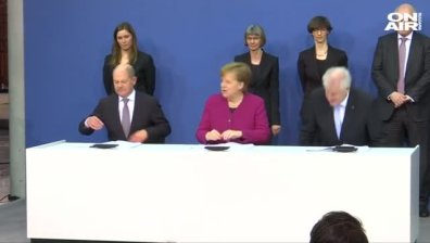 Нов политически трус в Германия: Зеехофер заплашва с оставка, Меркел готова за вот на недоверие