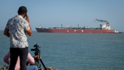 Иран: Ще затворим напълно Ормузкия проток, ако Тръмп удари електроцентралите ни