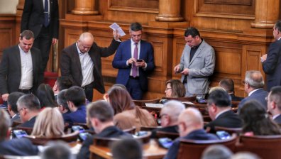 БСП настоява за изслушване на Демерджиев в НС: Бяхме прави да искаме оставката му 