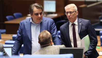 Николай Денков за Лорер и Божанков: Като натискаха бутона, знаеха, че ще ги изключим