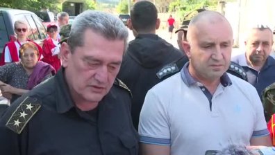 Гл. комисар Николов: 40 човека са изведени от Трилистник, няма опасност за живота им