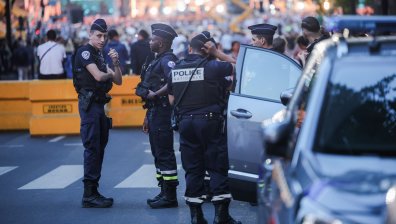 Франция със строги мерки за сигурност за Нова година заради риск от атентат