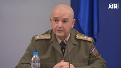 Щабът взе под прицел футбола, разпространил заразата по света