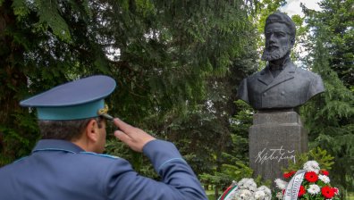 Oтдаваме почит пред саможертвата на Христо Ботев и борците за свобода