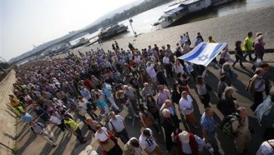 Десетки хиляди унгарци протестираха срещу антисемитизма